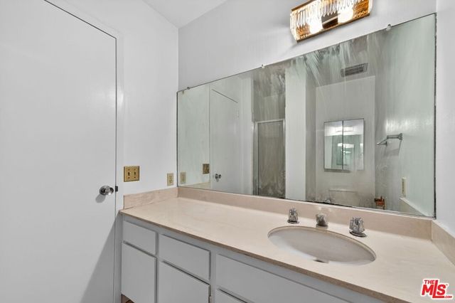 100 S Doheny Drive 719, Los Angeles, CA 90048