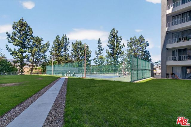 100 S Doheny Drive 719, Los Angeles, CA 90048