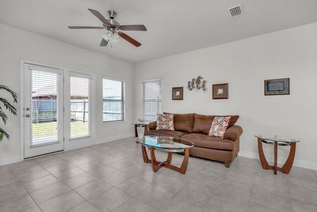 1729 Waterford Sound Boulevard, Gulf Breeze, FL 32563