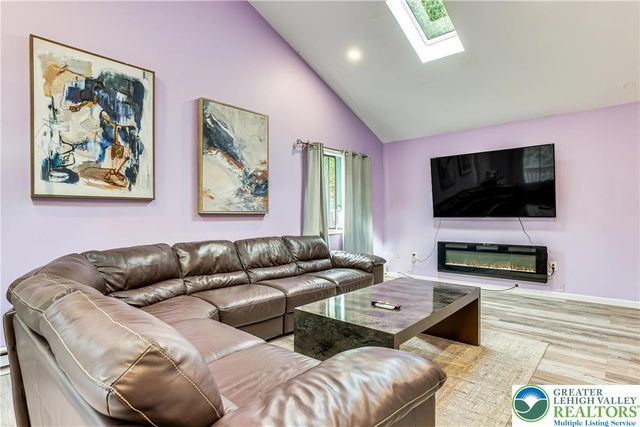 7901 Sleepy Hollow Drive, Coolbaugh Twp, PA 18466