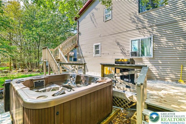 7901 Sleepy Hollow Drive, Coolbaugh Twp, PA 18466