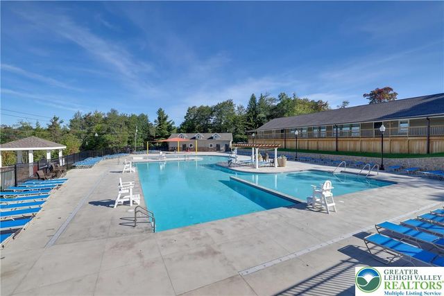 7901 Sleepy Hollow Drive, Coolbaugh Twp, PA 18466