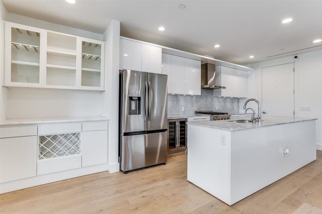 3923 Cole Avenue 101, Dallas, TX 75204