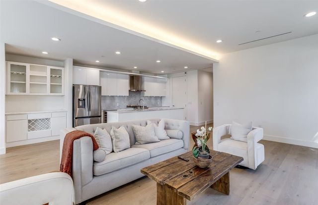 3923 Cole Avenue 101, Dallas, TX 75204