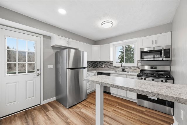 667 Memorial Dr, Plum Boro, PA 15068