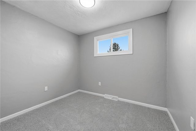 667 Memorial Dr, Plum Boro, PA 15068