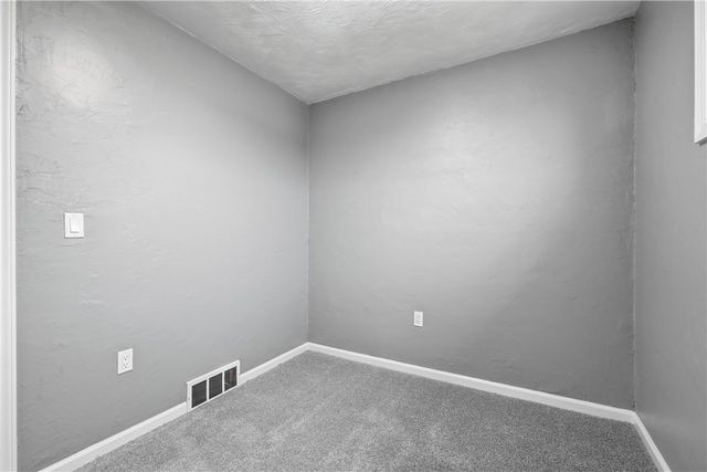 667 Memorial Dr, Plum Boro, PA 15068