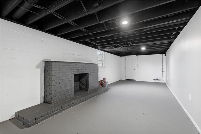 667 Memorial Dr, Plum Boro, PA 15068