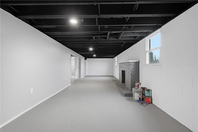 667 Memorial Dr, Plum Boro, PA 15068