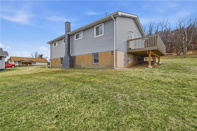 667 Memorial Dr, Plum Boro, PA 15068