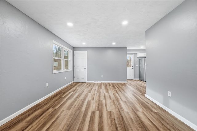 667 Memorial Dr, Plum Boro, PA 15068