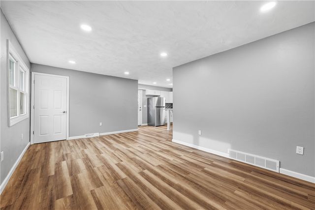 667 Memorial Dr, Plum Boro, PA 15068