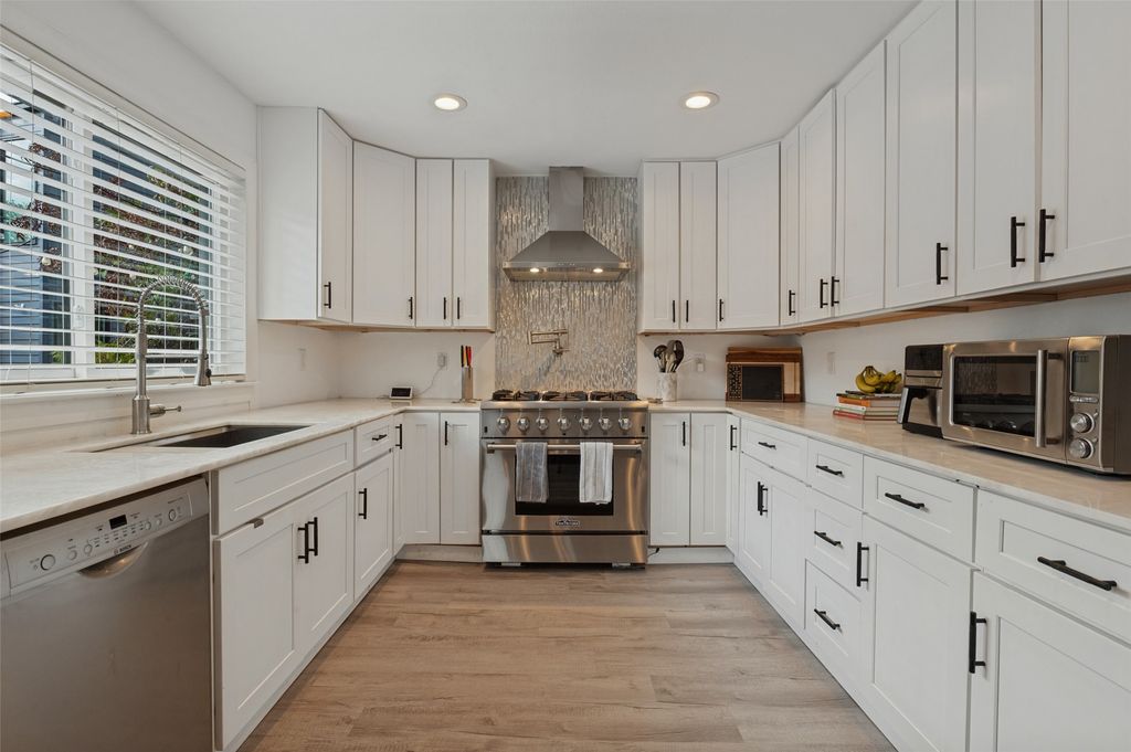3811 Eaton Drive, Dallas, TX 75220 — photo 2