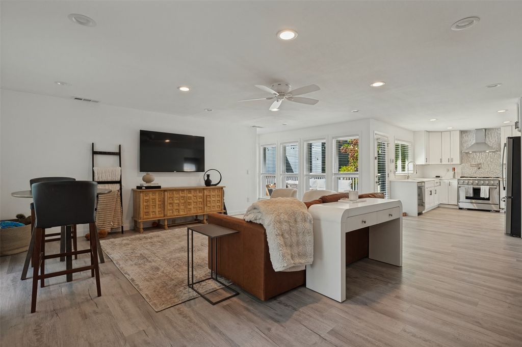 3811 Eaton Drive, Dallas, TX 75220 — photo 3