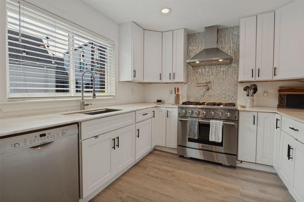 3811 Eaton Drive, Dallas, TX 75220 — photo 5