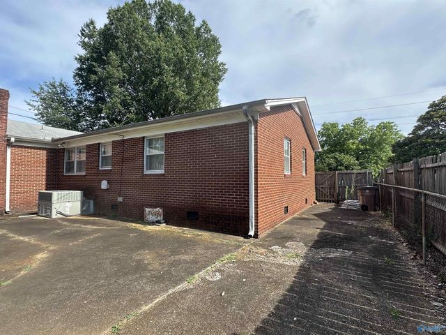 1204 8th Street SW, Decatur, AL 35601
