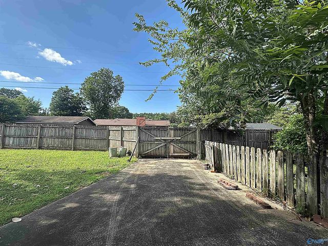 1204 8th Street SW, Decatur, AL 35601