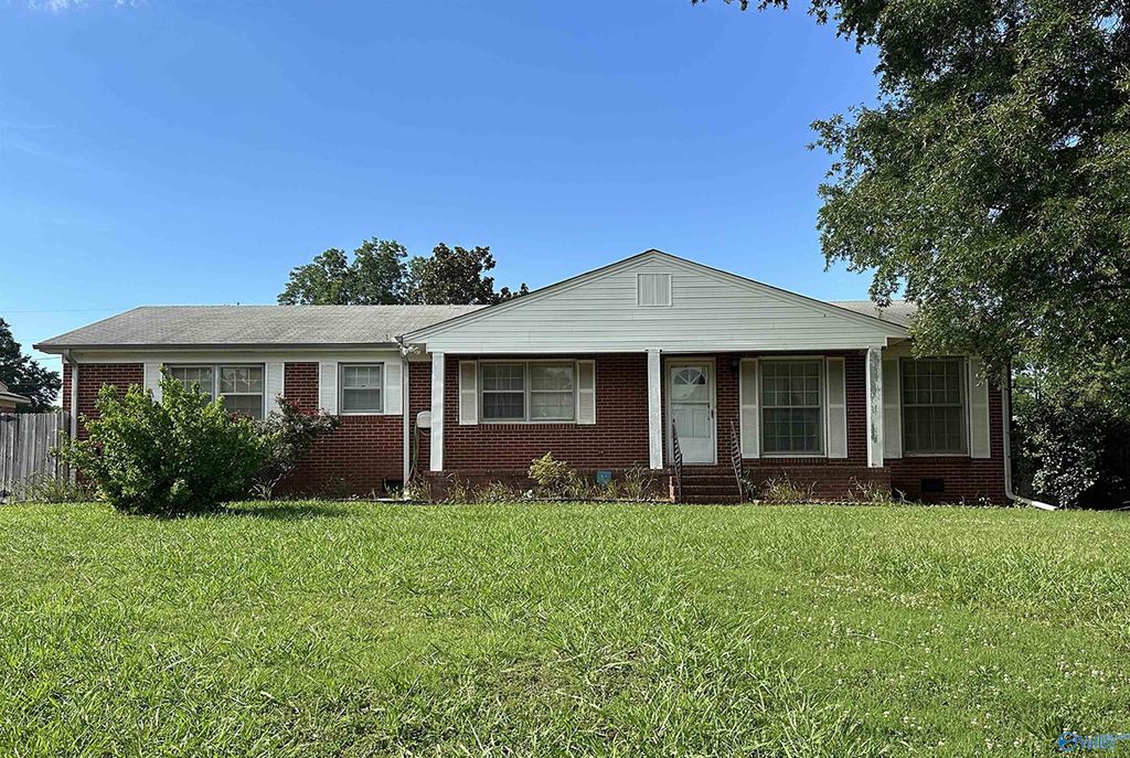 1204 8th Street SW, Decatur, AL 35601
