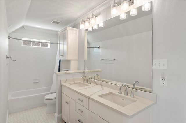 254 Saint Andrews Drive E, Mabank, TX 75156