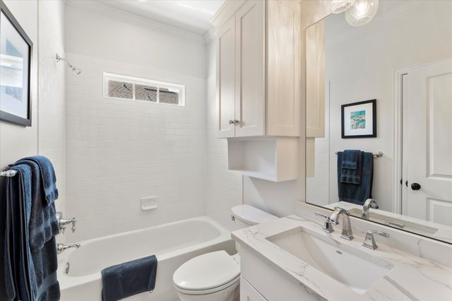 254 Saint Andrews Drive E, Mabank, TX 75156