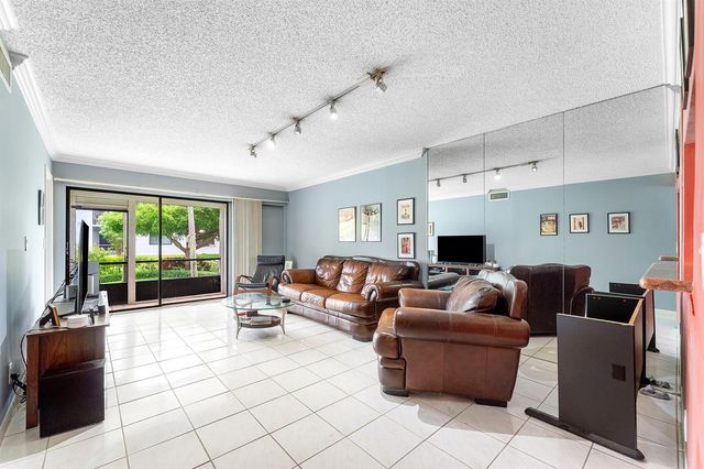 105 Tropic Isle Drive Apt 22d, Delray Beach, FL 33483