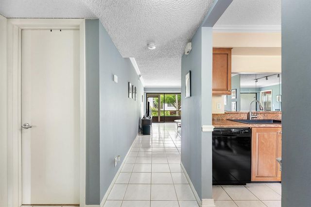 105 Tropic Isle Drive Apt 22d, Delray Beach, FL 33483