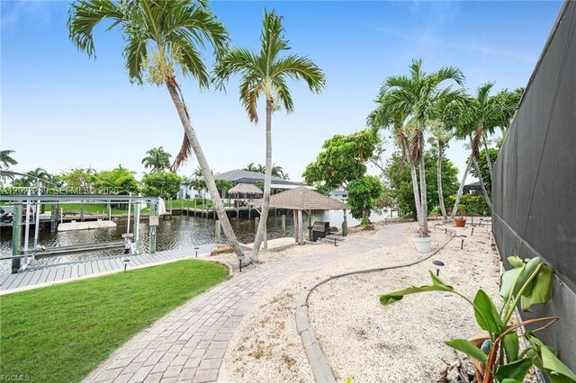 1138 N Lucerne Ave, Cape Coral, FL 33904