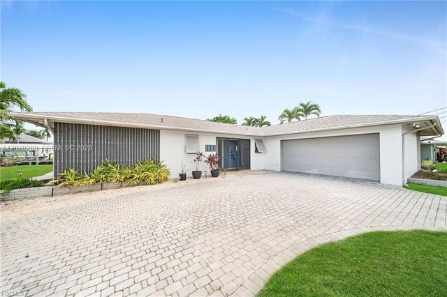 1138 N Lucerne Ave, Cape Coral, FL 33904