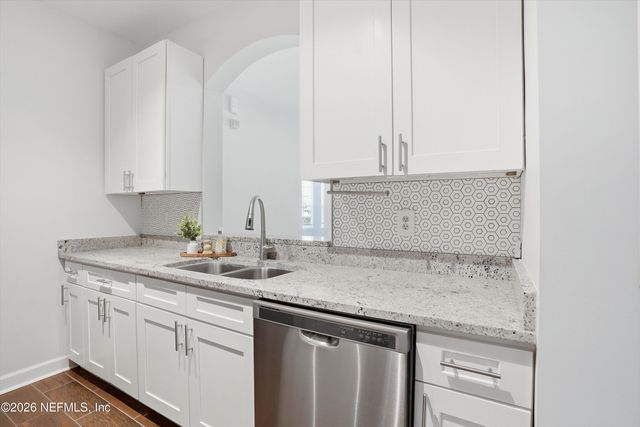 10550 BAYMEADOWS Road 218, Jacksonville, FL 32256