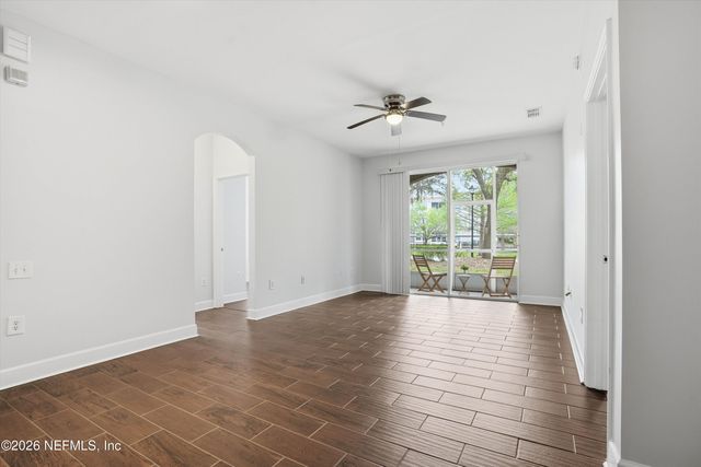 10550 BAYMEADOWS Road 218, Jacksonville, FL 32256