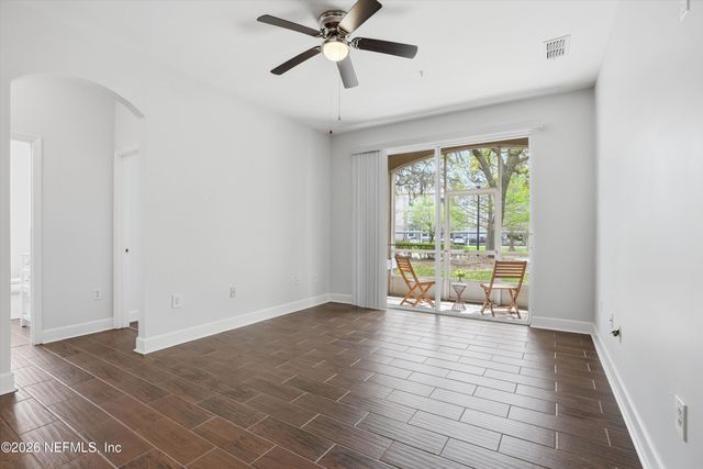 10550 BAYMEADOWS Road 218, Jacksonville, FL 32256