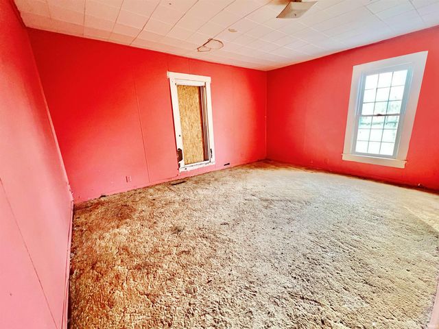 10170 W 565 S, Owensville, IN 47665