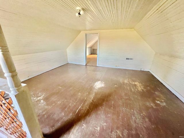 10170 W 565 S, Owensville, IN 47665