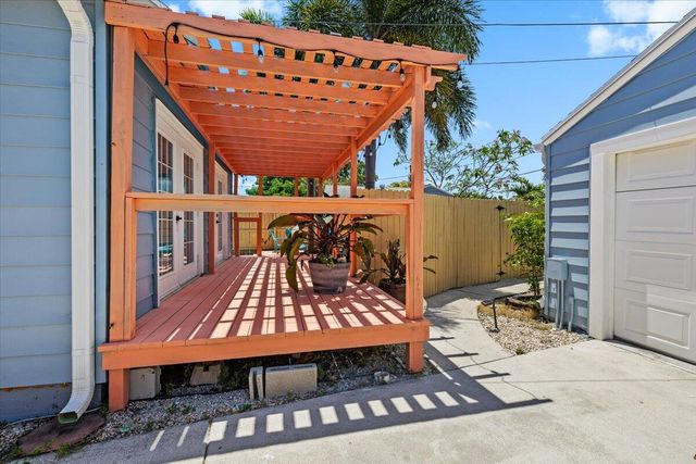 915 N K Street, Lake Worth Beach, FL 33460