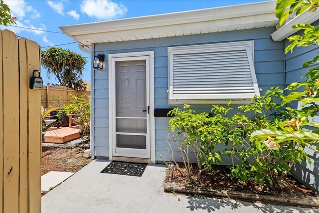 915 N K Street, Lake Worth Beach, FL 33460