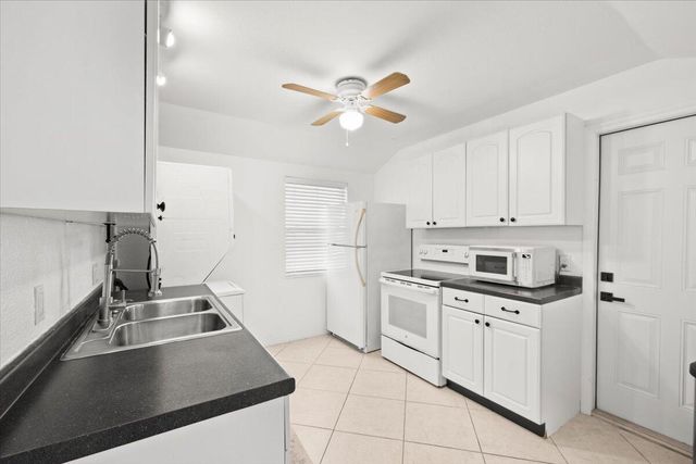 915 N K Street, Lake Worth Beach, FL 33460