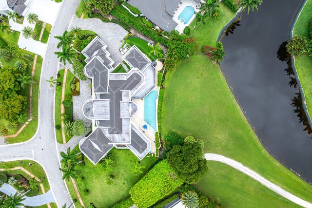 7027 Queenferry Circle, Boca Raton, FL 33496