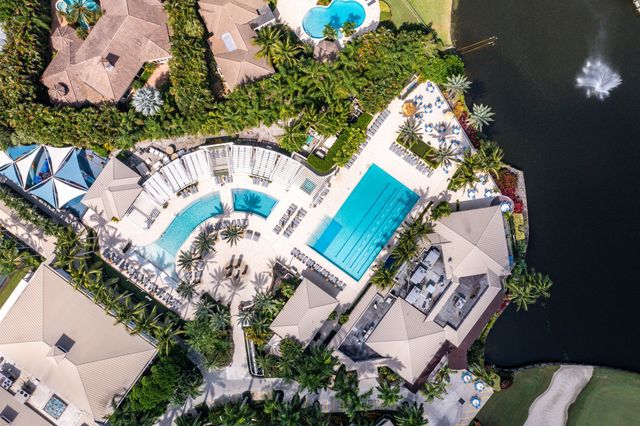 7027 Queenferry Circle, Boca Raton, FL 33496
