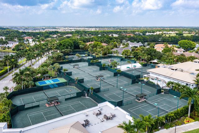 7027 Queenferry Circle, Boca Raton, FL 33496