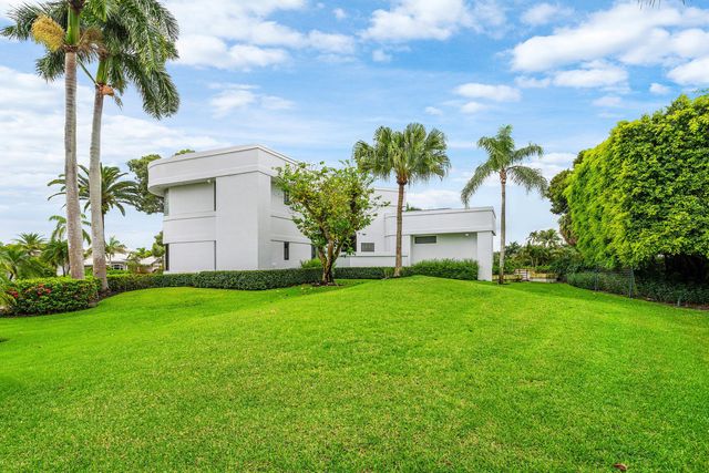 7027 Queenferry Circle, Boca Raton, FL 33496