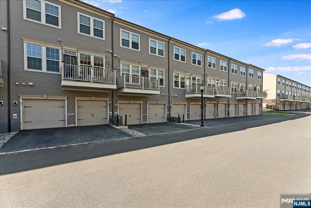 78 Leahy Drive 4909, Wood Ridge, NJ 07075