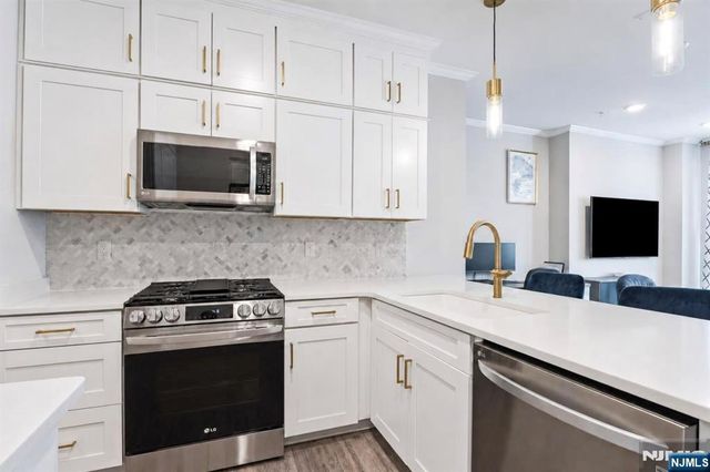 78 Leahy Drive 4909, Wood Ridge, NJ 07075