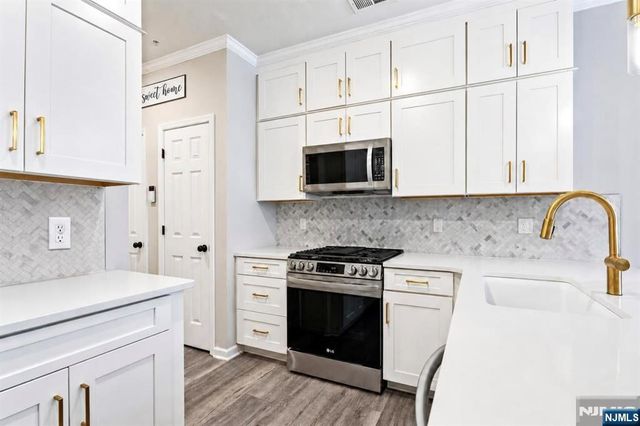 78 Leahy Drive 4909, Wood Ridge, NJ 07075