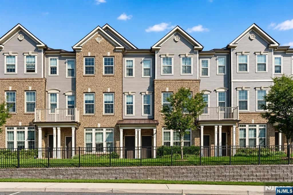 78 Leahy Drive 4909, Wood Ridge, NJ 07075
