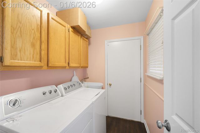 43529 Oakbrook Road, Canton Charter Township, MI 48187