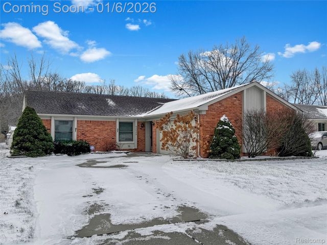 43529 Oakbrook Road, Canton Charter Township, MI 48187