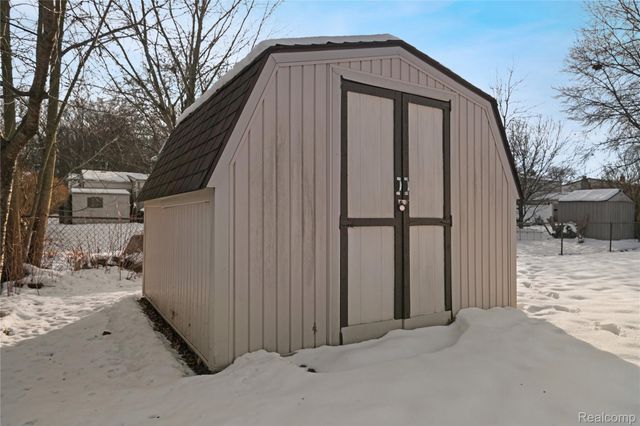 43529 Oakbrook Road, Canton Charter Township, MI 48187