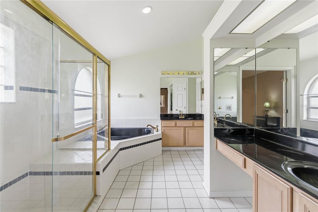 Image 11 of property listing at 265 KASSIK CIRCLE, Orlando, FL 32824