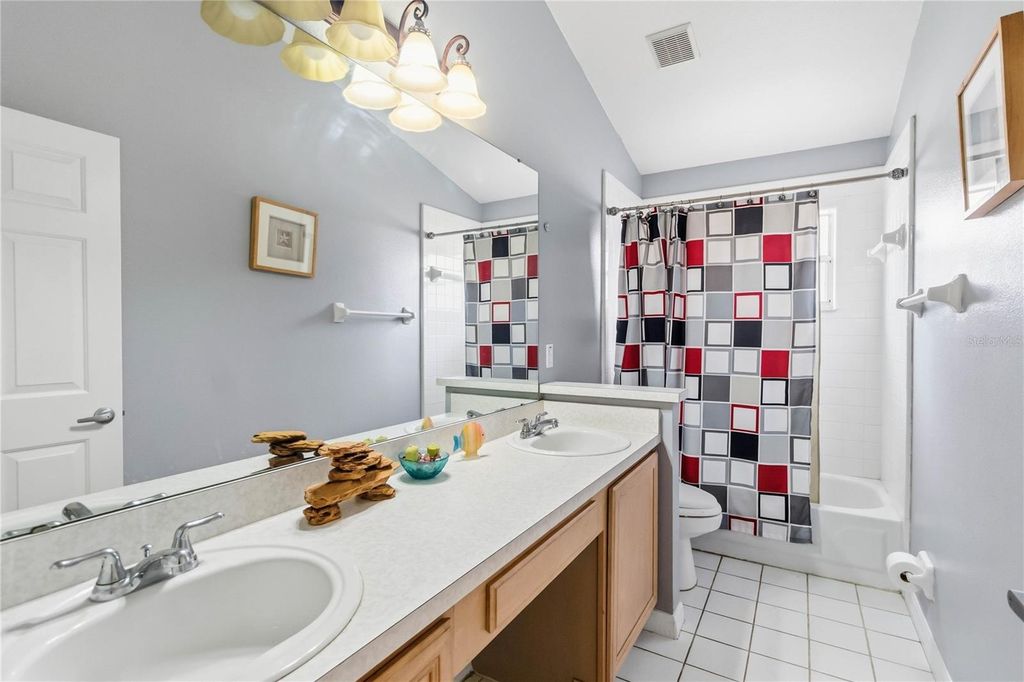 Image 15 of property listing at 265 KASSIK CIRCLE, Orlando, FL 32824