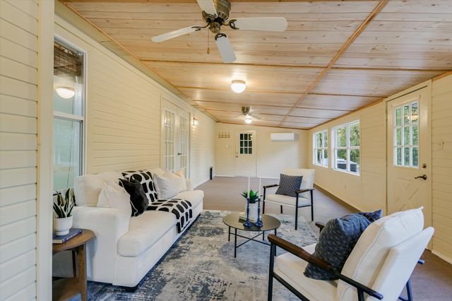 189 Shady Oaks LOOP, Cedar Creek, TX 78612